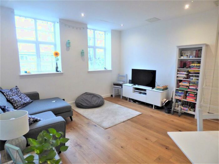 1 Bedroom Apartment To Rent In Halewsorth Court, Alfred Street, Bow, E3