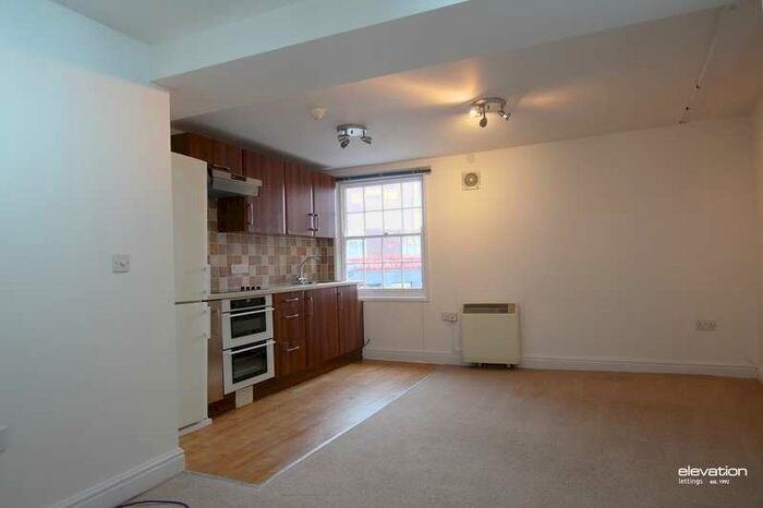 1 Bedroom Apartment To Rent In Silver Street, Newport Pagnell, Milton Keynes, MK16