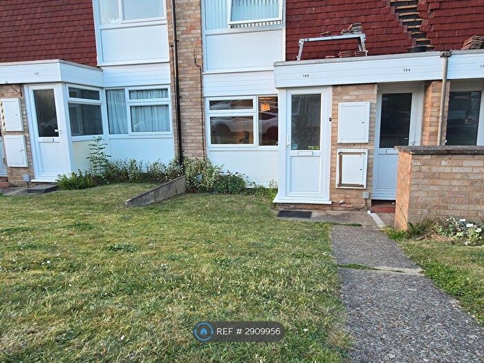 1 Bedroom Flat To Rent In Keats Way, Hitchin, SG4