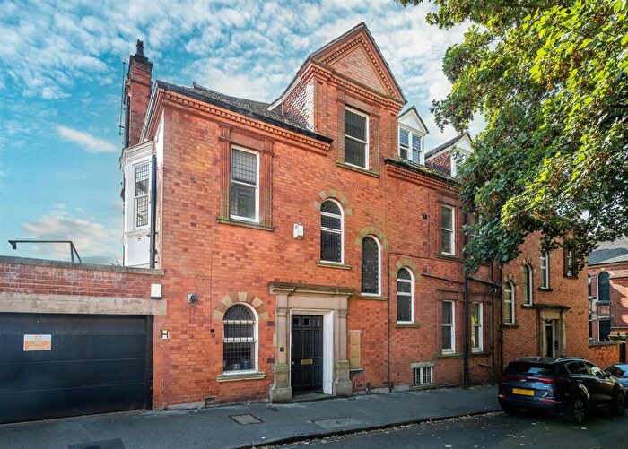 2 Bedroom Apartment For Sale In Newcastle Drive, The Park, Nottingham, NG7