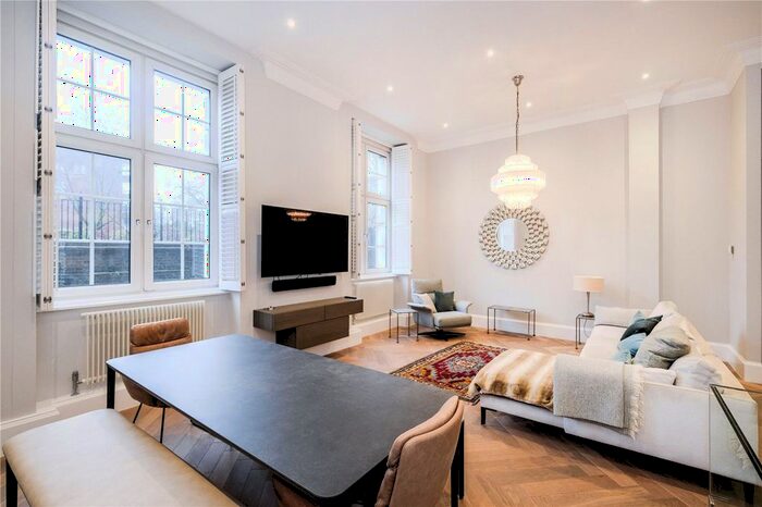 3 Bedroom Flat To Rent In Rosebery Avenue, London, EC1R