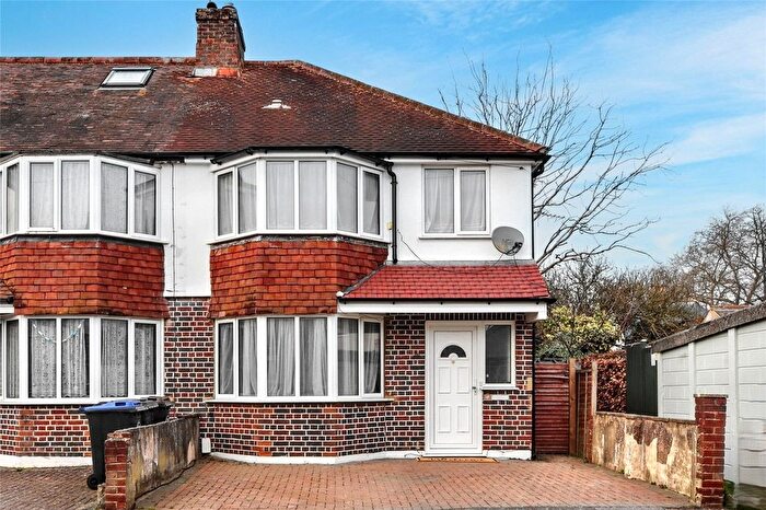 3 Bedroom Detached House To Rent In Dilston Road, Leatherhead, Surrey, KT22