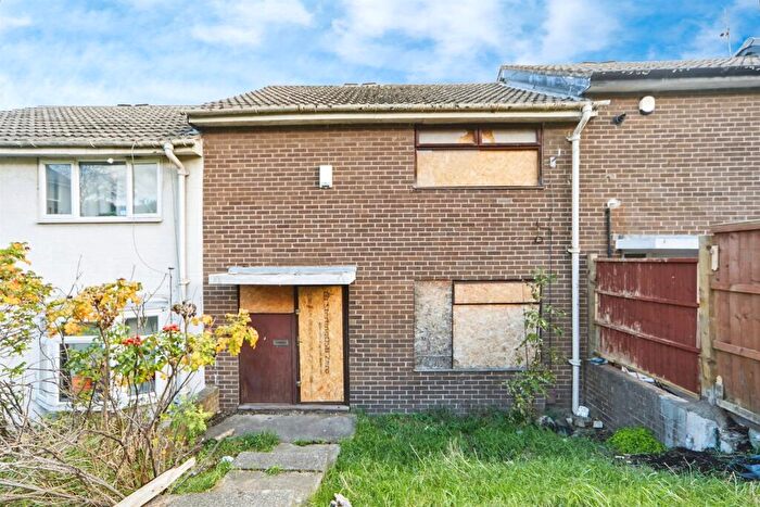 2 Bedroom Terraced House For Sale In Snowden Close, Leeds, LS13