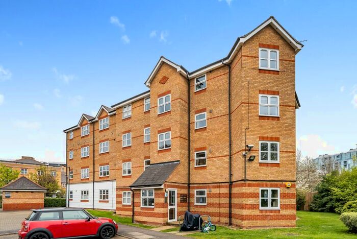 2 Bedroom Flat To Rent In Basevi Way London, SE8