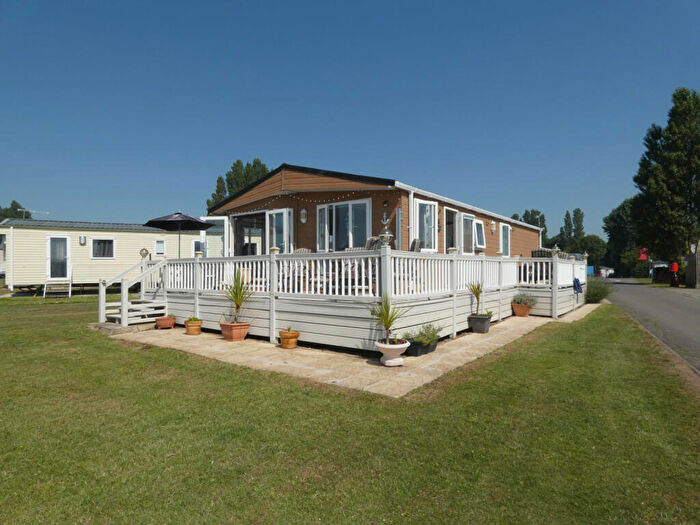 2 Bedroom Lodge For Sale In Coopers Beach Holiday Park, CO5