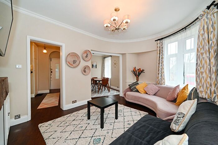 2 Bedroom Flat For Sale In Fortune Green Road, London, NW6