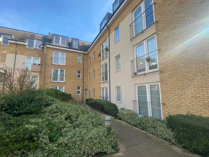 1 Bedroom Flat To Rent In Watersmeet, SG4