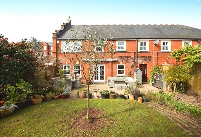 3 Bedroom House For Sale In Chapel Mews, Woodford Green, IG8