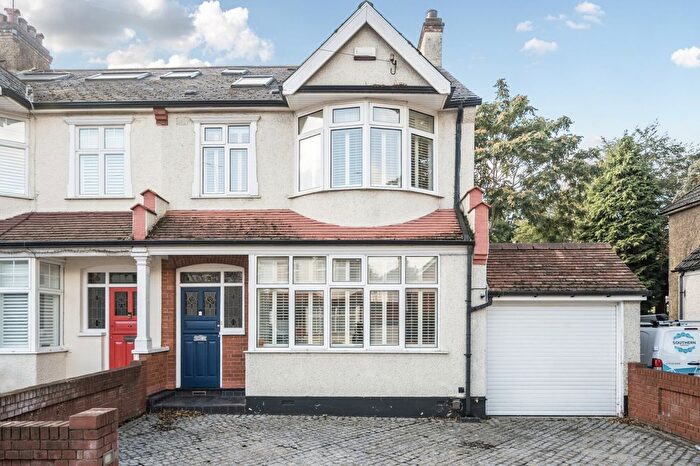 5 Bedroom Semi-Detached House To Rent In Palace View, Bromley, BR1