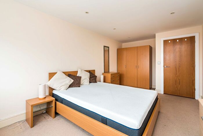 1 Bedroom Flat To Rent In Long Lane, London, SE1