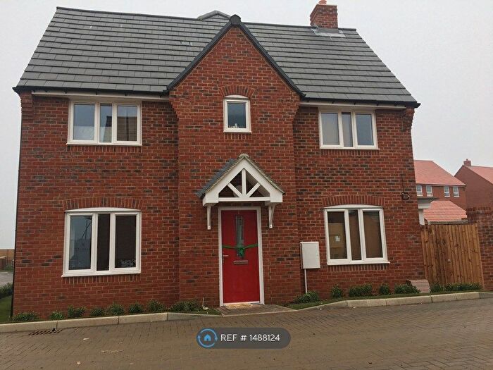 3 Bedroom Semi-detached House To Rent In Aragon Way, Aylesbury, HP22