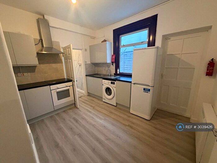 2 Bedroom Flat To Rent In Halley Road, London, E12