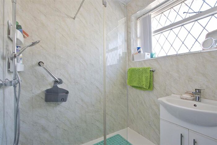 2 Bedroom Detached Bungalow For Sale In Lindale Road, Dunston, Chesterfield, S41