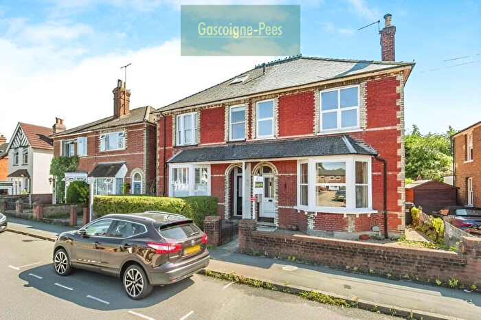 2 Bedroom Apartment To Rent In Station Road, West Byfleet, KT14