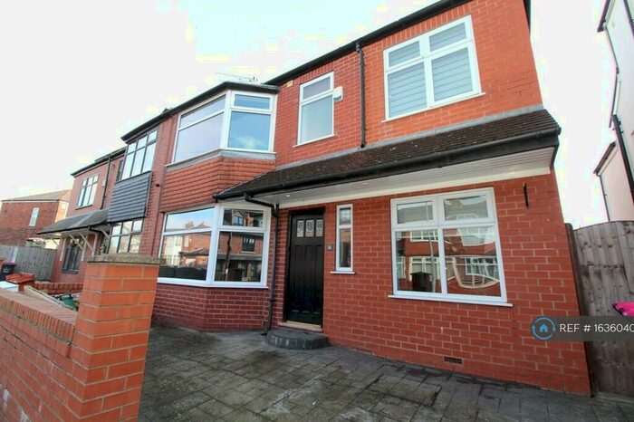 4 Bedroom Semi-Detached House To Rent In Partington Street, Worsley, Manchester, M28