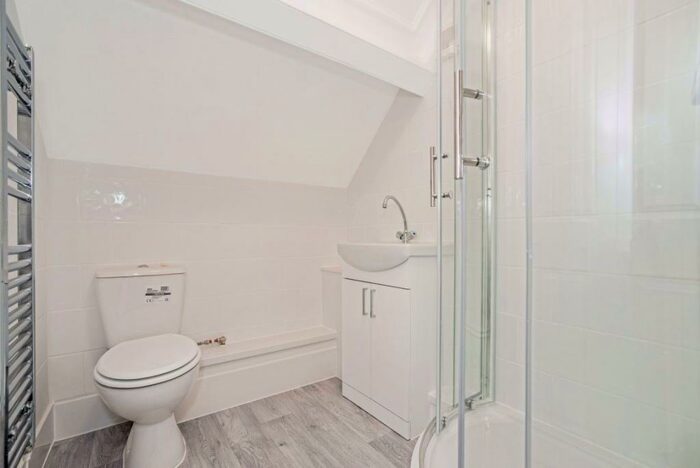 Studio To Rent In Harewood Road, CR2