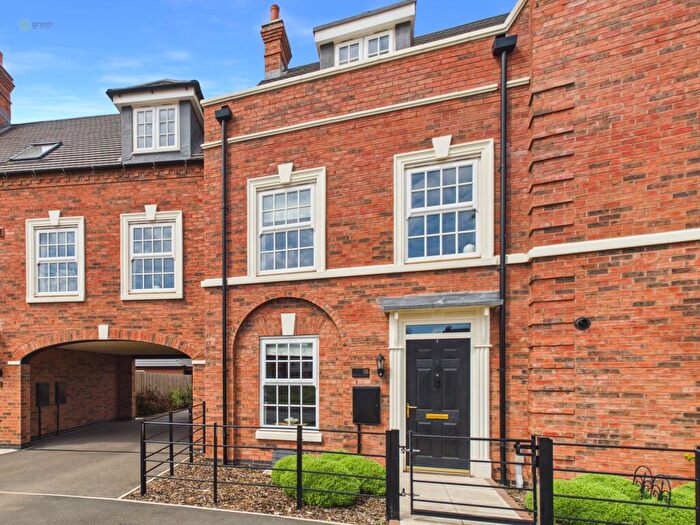 3 Bedroom Terraced House For Sale In Blackthorn Circus, Tamworth, B79