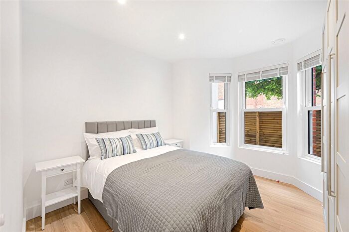 2 Bedroom Flat To Rent In Acton Lane, London, W4