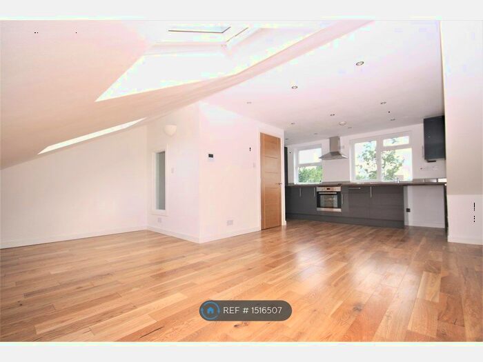 3 Bedroom Flat To Rent In Devonshire Drive, London, SE10