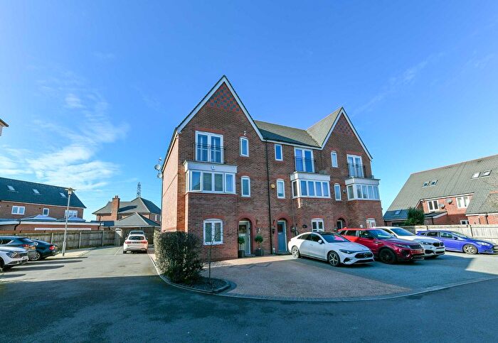 4 Bedroom Town House For Sale In West Timperley, Altrincham, WA14