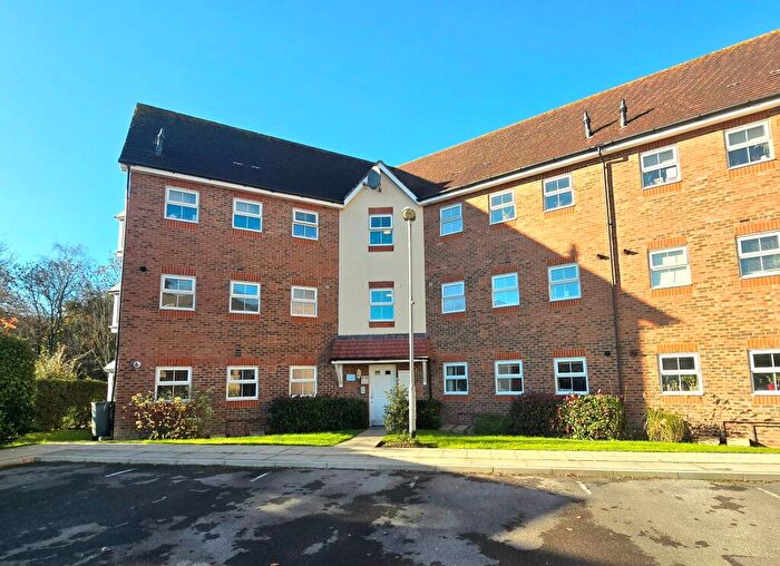 2 Bedroom Flat To Rent In Online Enquiries Only! Whites Way, Hedge End, SO30