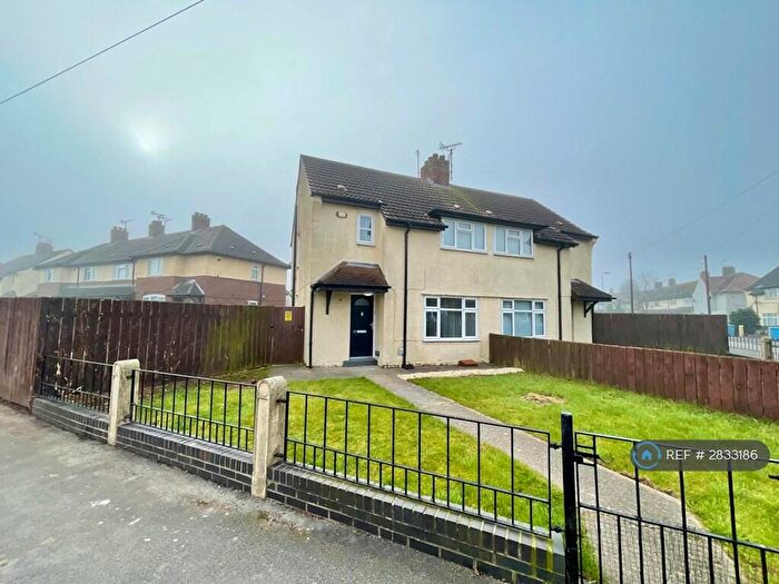 3 Bedroom Semi Detached House To Rent In Endeavour Crescent, Hull, HU9
