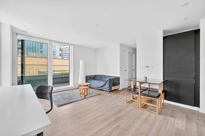 1 Bedroom Flat To Rent In Sandpiper Building, Newnton Close, N4