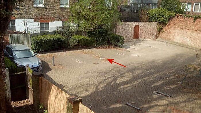 Garage / Parking To Rent In Sugar Loaf Walk, Bethnal Green, E2