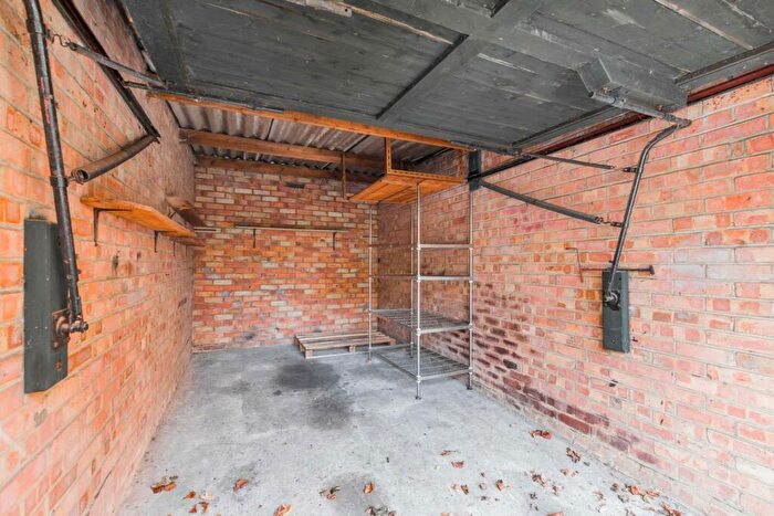 Garage / Parking To Rent In Colney Hatch Lane, Muswell Hill, London, N10