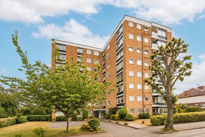2 Bedroom Flat To Rent In Surbiton, Kingston Upon Thames, KT6