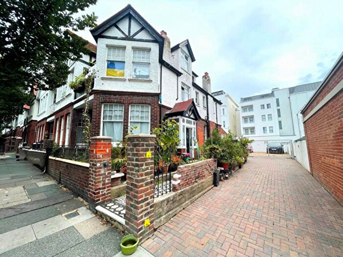 1 Bedroom Flat To Rent In York Avenue, Hove, East Sussex, BN3