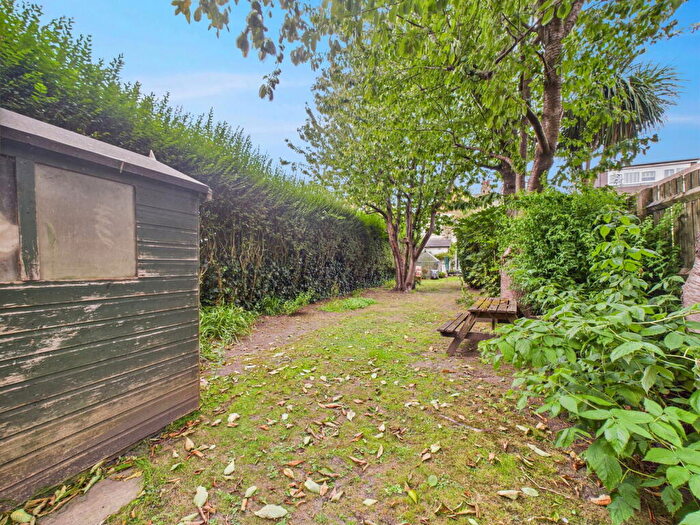 1 Bedroom Flat For Sale In Bridge Road, Worthing, BN14