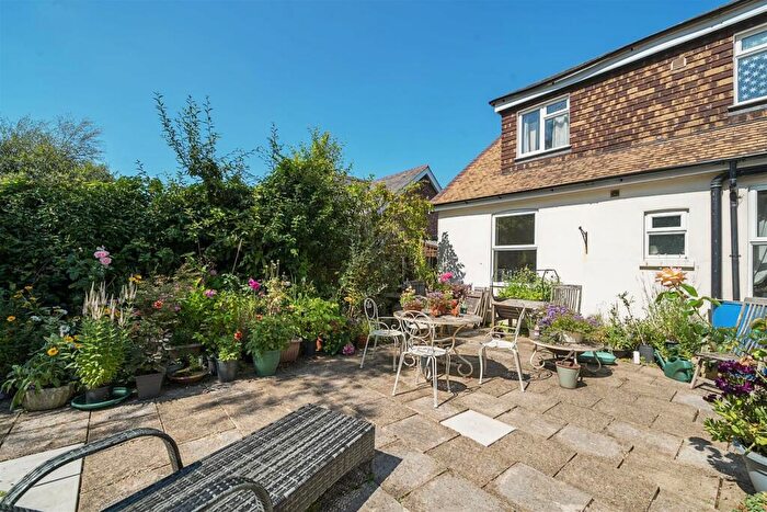 5 Bedroom Detached House For Sale In Kenilworth Road, Fleet, GU51