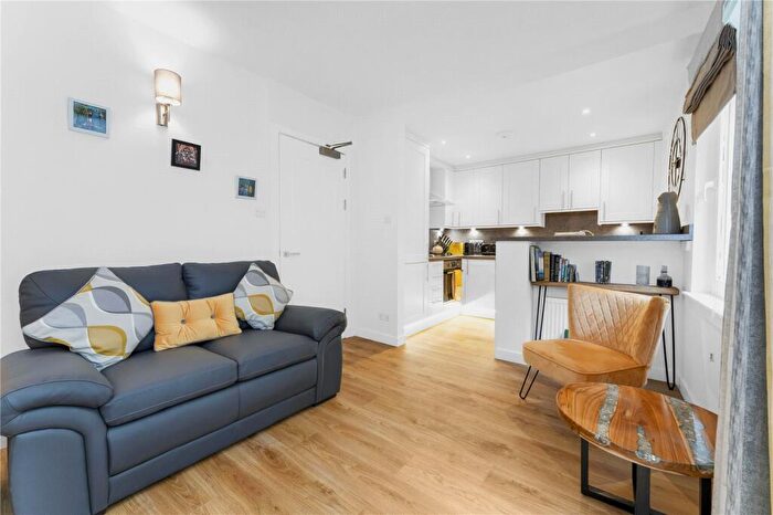 1 Bedroom Apartment To Rent In Cowgatehead, Edinburgh, EH1