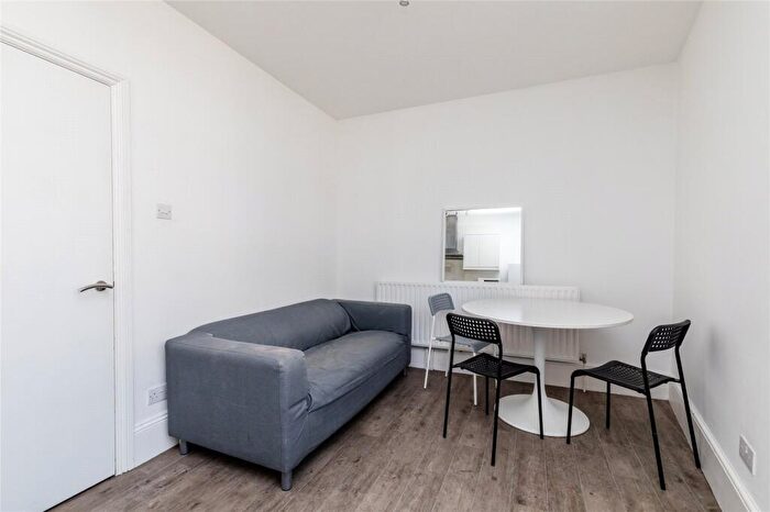 3 Bedroom Flat To Rent In St Georges Road, Brighton, BN2