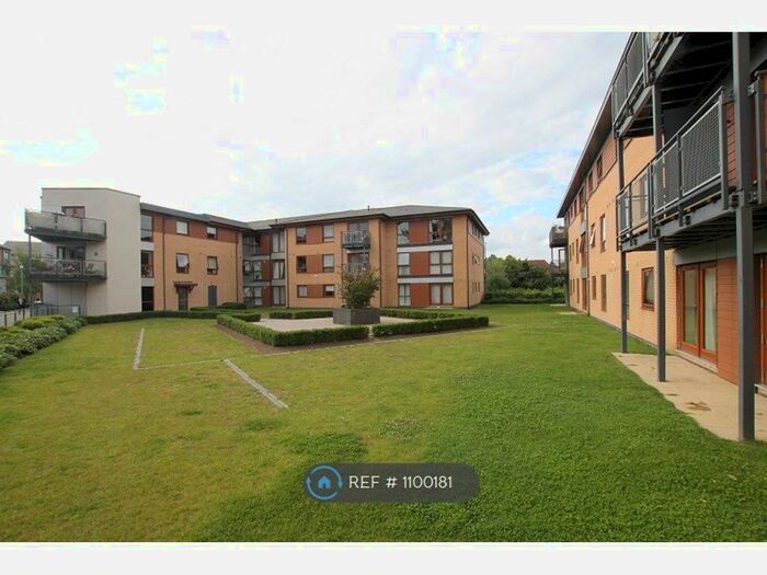 2 Bedroom Flat To Rent In Commonwealth Drive, Crawley RH10