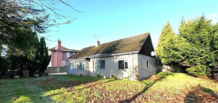 4 Bedroom Bungalow For Sale In Viewfield Road, Culcabock, Inverness, IV2