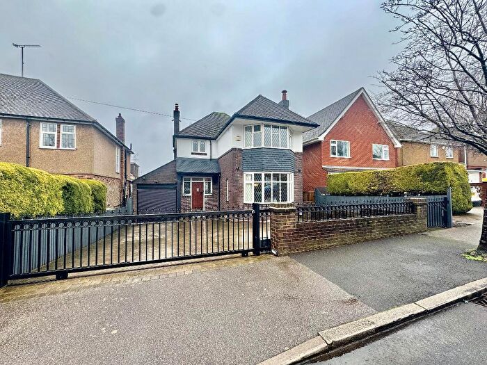 4 Bedroom Detached House For Sale In Marston Gardens, Old Bedford Road Area, Luton, Bedfordshire, LU2