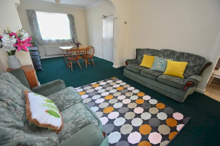 3 Bedroom Property To Rent In Cathays Terrace, Cathays, Cardiff, CF24