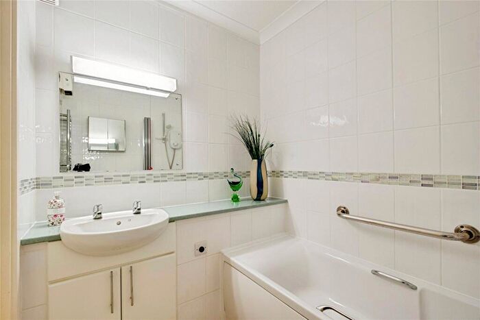 1 Bedroom Apartment For Sale In Homecorfe House, Broadstone, BH18