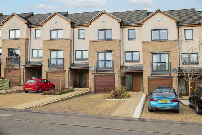 4 Bedroom Town House For Sale In Morven Drive, Clarkston, G76