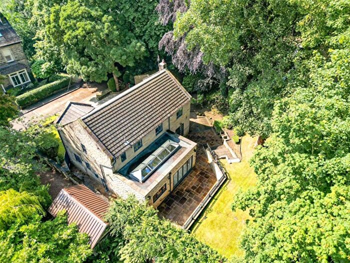 5 Bedroom Detached House For Sale In Newlay Grove, Horsforth, Leeds, West Yorkshire, LS18