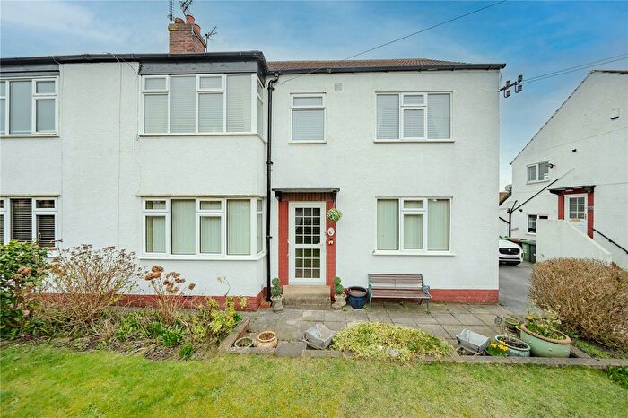 2 Bedroom Flat For Sale In Edgbaston Walk, Leeds, West Yorkshire, LS17