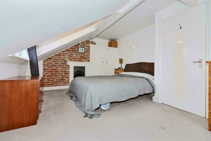 2 Bedroom House To Rent In Heene Road, Worthing, BN11