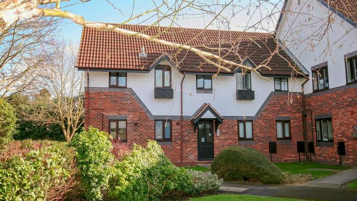 Studio To Rent In Osprey Close, West Drayton, UB7