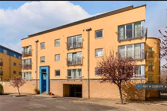 1 Bedroom Flat To Rent In Bogart Court, London, E14
