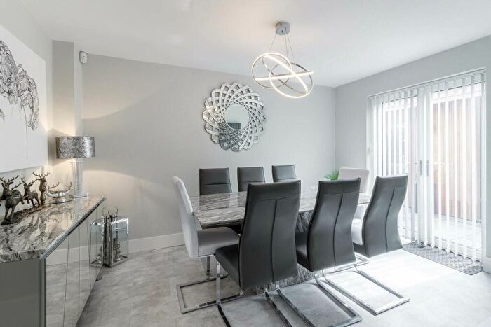 5 Bedroom Detached House For Sale In Mansel Close, Cosgrove, MK19