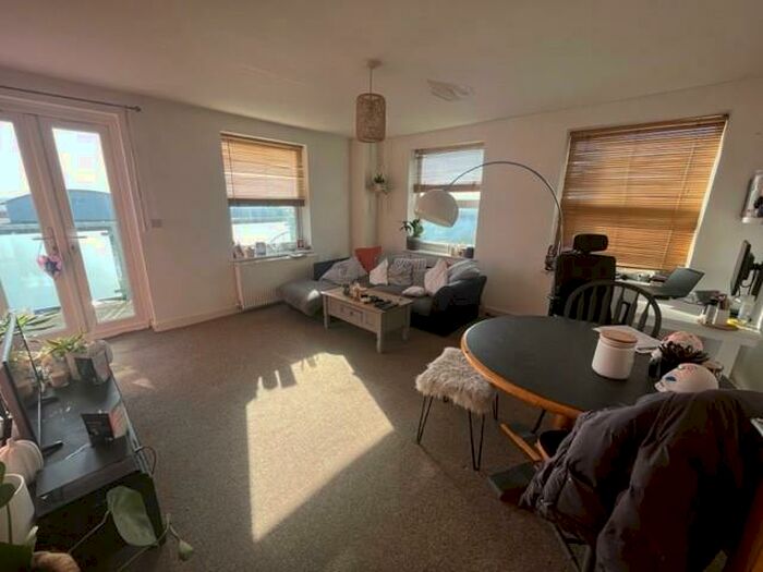 2 Bedroom Flat To Rent In Gardner Road, Portslade, Brighton, BN41