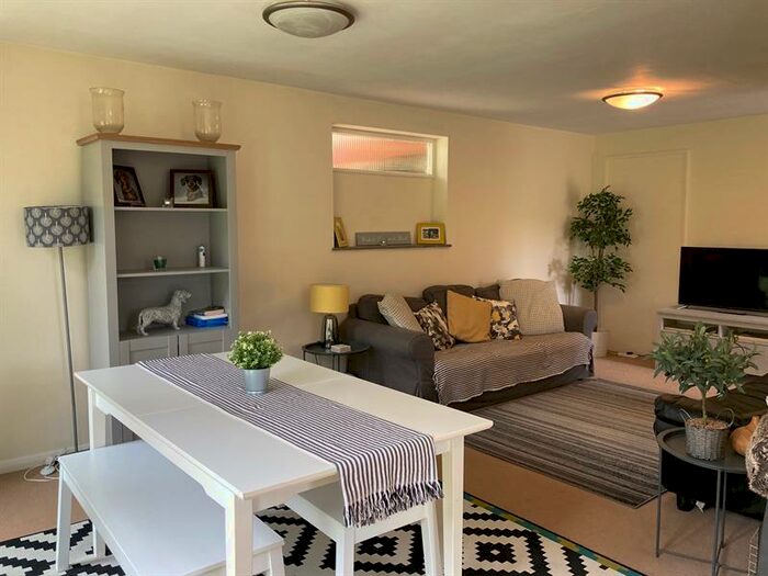 1 Bedroom Maisonette To Rent In The Straight Mile, Shurlock Row, RG10