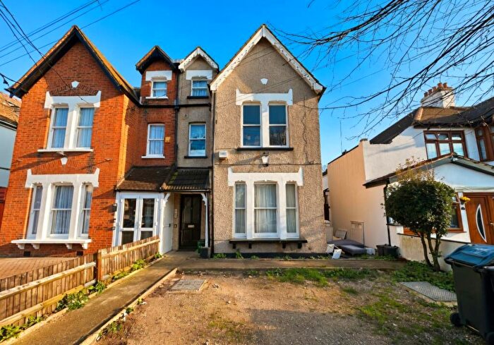 2 Bedroom Flat For Sale In Flat, Dunheved Road South, Thornton Heath, Croydon, CR7